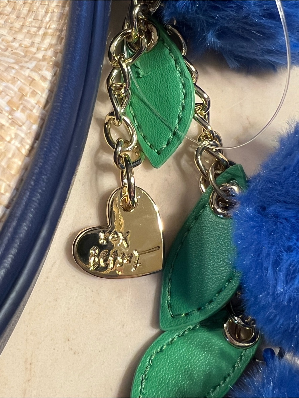 🫐👜BETSEY JOHNSON Straw Blueberry Shoulder Bag With Blueberry Pom-Pom Charm - Picture 8 of 16